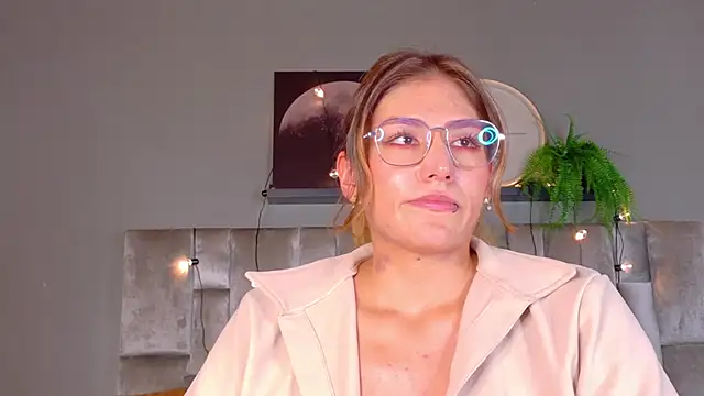 LiaaMoretti__ live