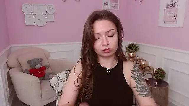 LucySkilar live