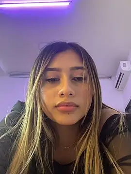 MaddyStonee_ live