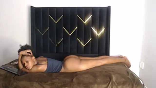 EbonyPoisonCunt live