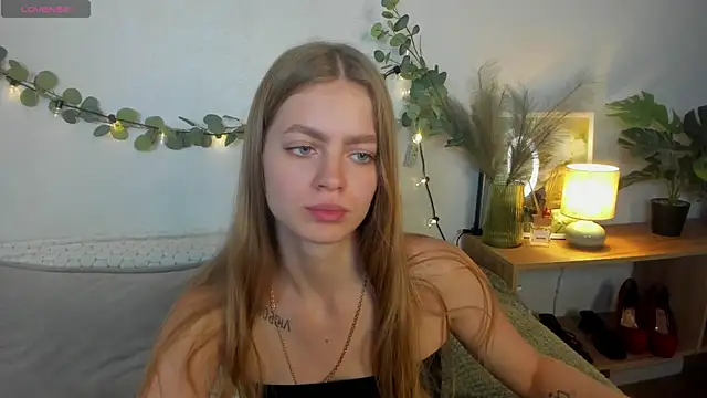 EmillyStarr live