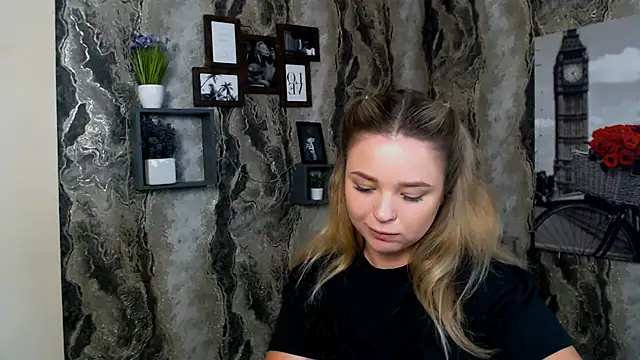 NicoleAura live