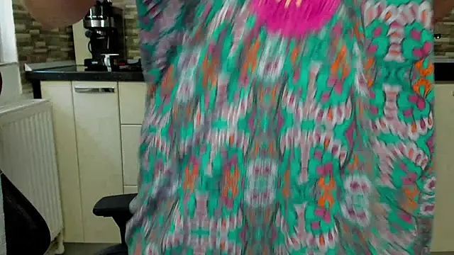 nickybellla live