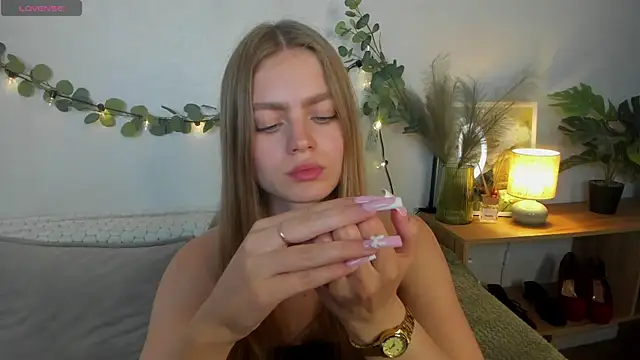EmillyStarr live