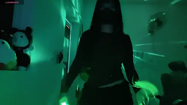 Tieu-May live