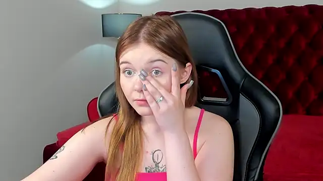 ElinaVale live