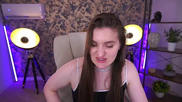 EmmyCharmm live