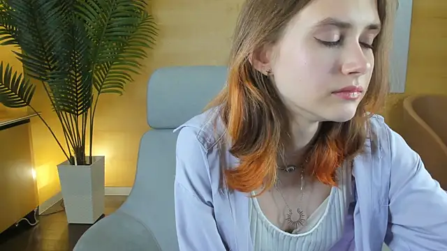 NidaSween live