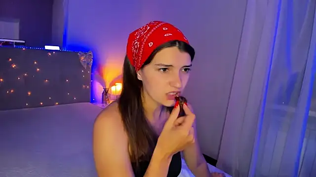 Laura_Leee live