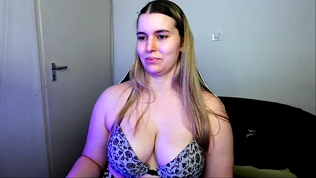 ShyHotNerd live