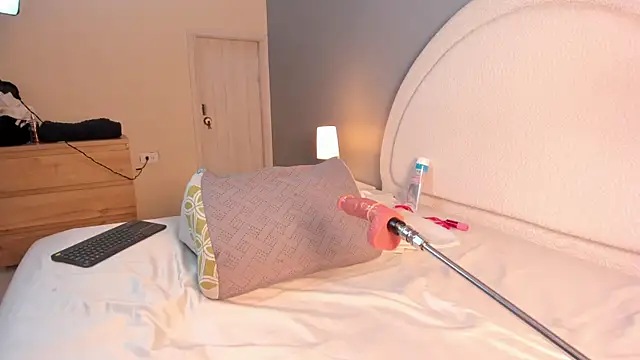zoepinkett live