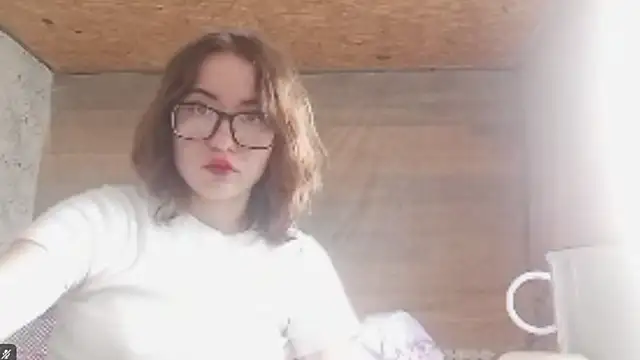OliviaMoment live