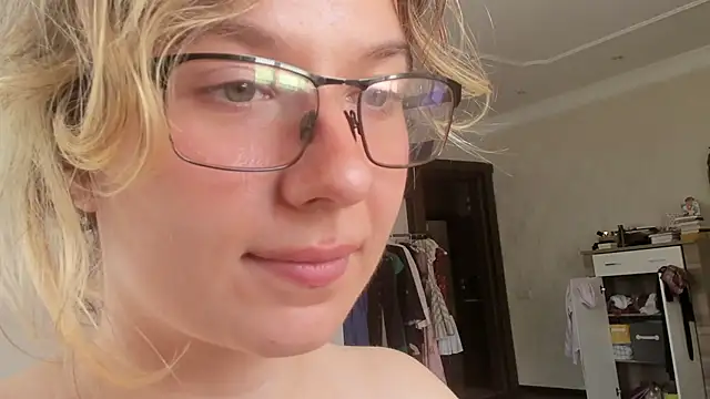 Lilith_lutherlow live