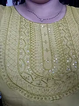Hottypuja live