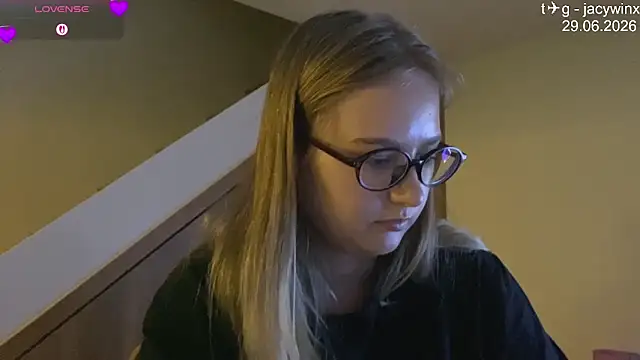 JacyWinslat live
