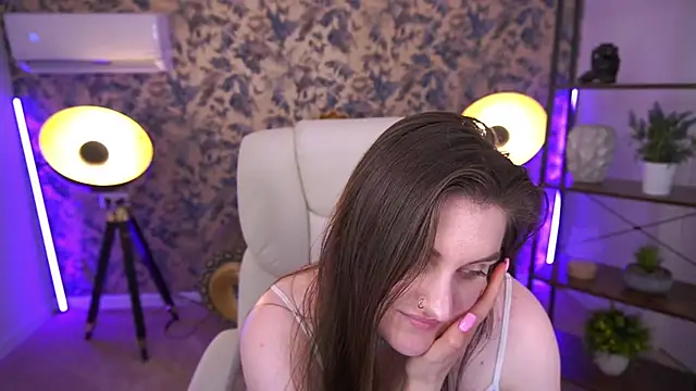 EmmyCharmm live