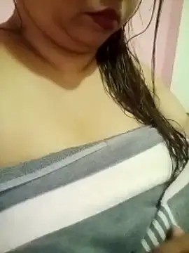 Ravina_patil1 live