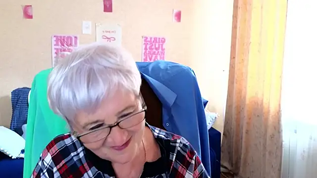 Sandra_Snowflake live