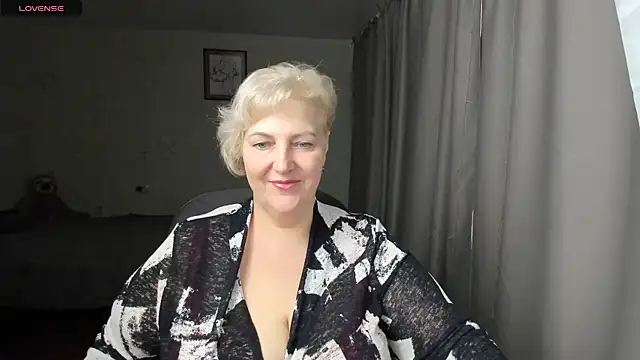 Mary-Leee live