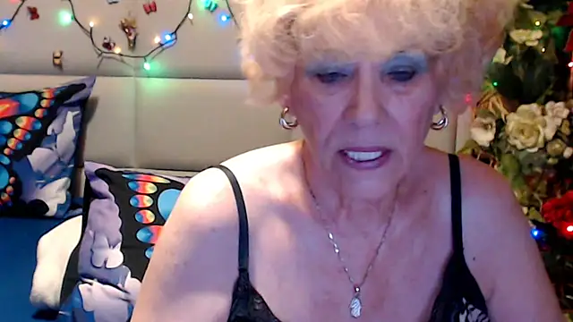 HappyWomanOn live