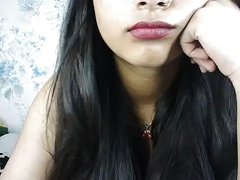 Latina_pihu live