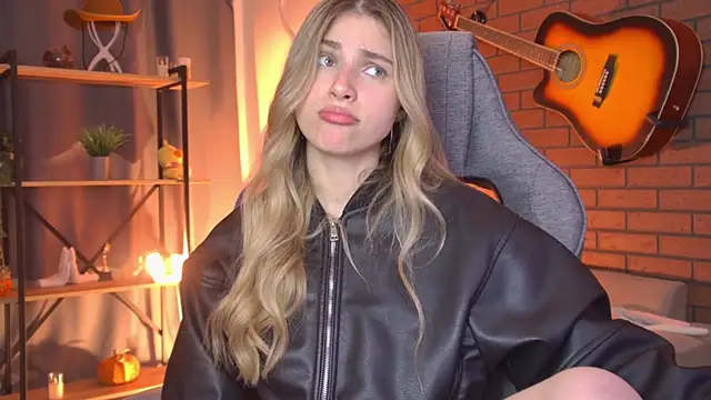 EllieCutes live
