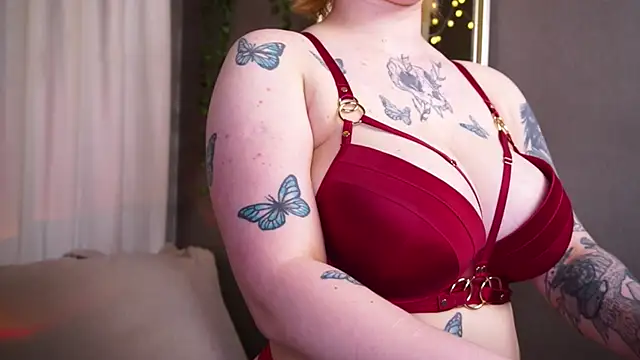 Naomi_Hotter live