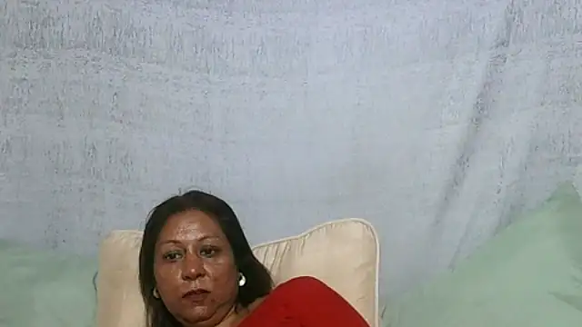 IndianSexyMilf69 live