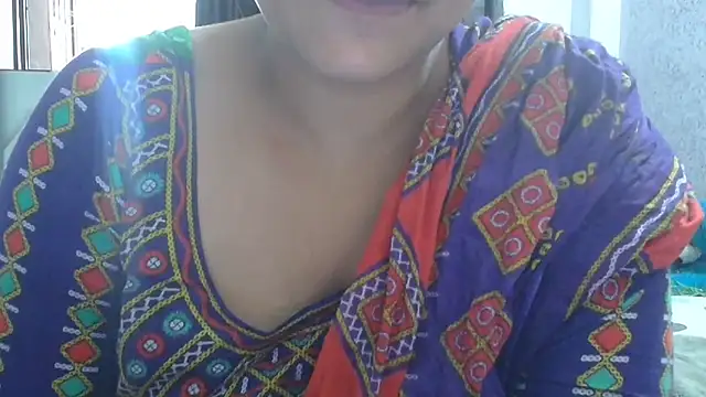 SimmiQueen_77 live