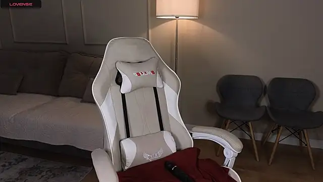 cutienaughtygirl live