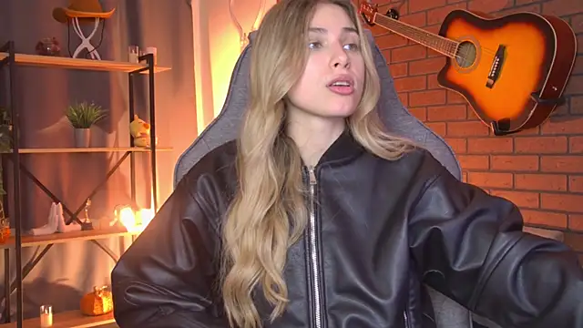 EllieCutes live