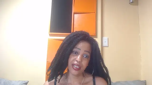 AssSeductress43 live