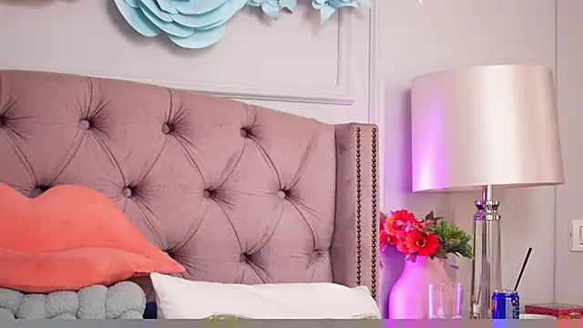 JenniferLovve live