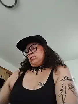 Sluttycatwomen live
