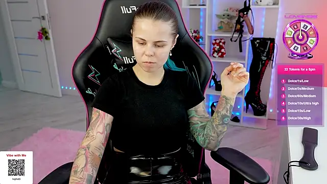QueenAliceX live