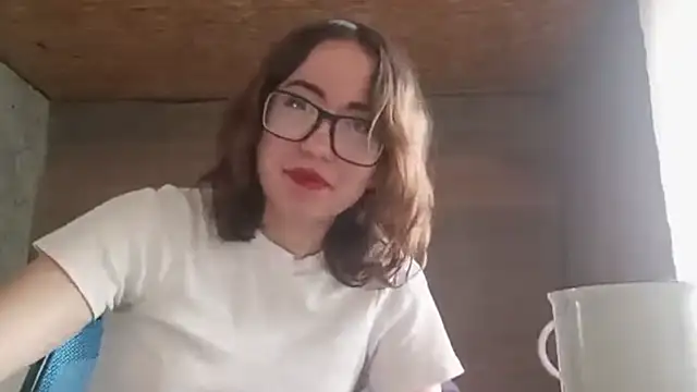 OliviaMoment live
