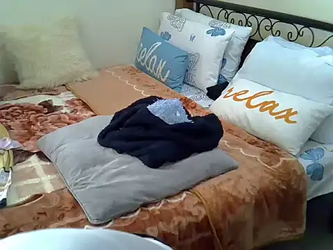 Sweet_Bear live