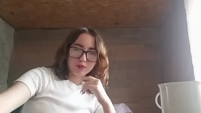 OliviaMoment live