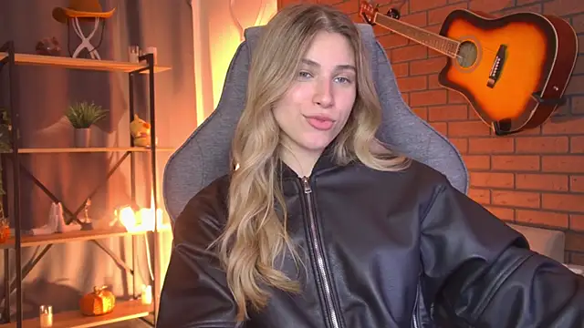 EllieCutes live