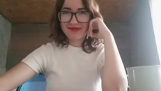 OliviaMoment live