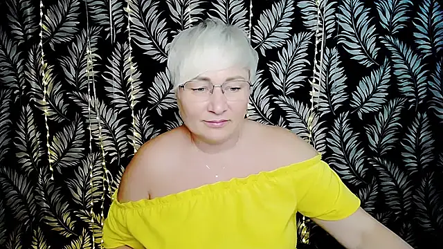 Olivia_playful live