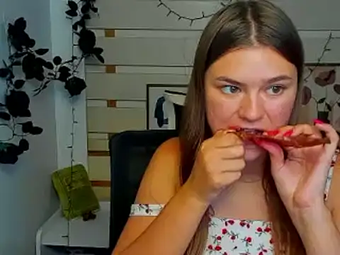 Josephine_Kiss live