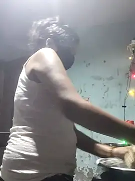Naughty_dii live