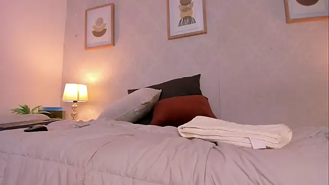 Caroline_dh live