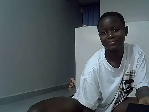 milky_gal_ebony live