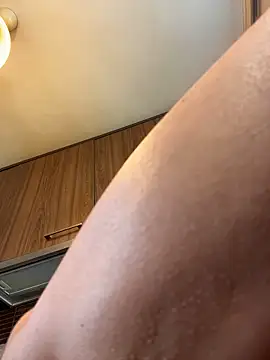 Hotmomcheckk_ live