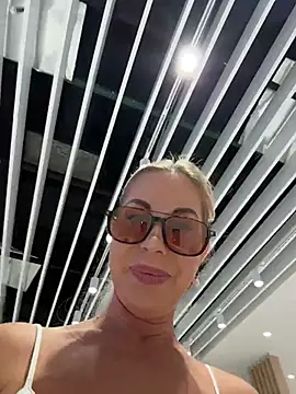 LisaMurr live