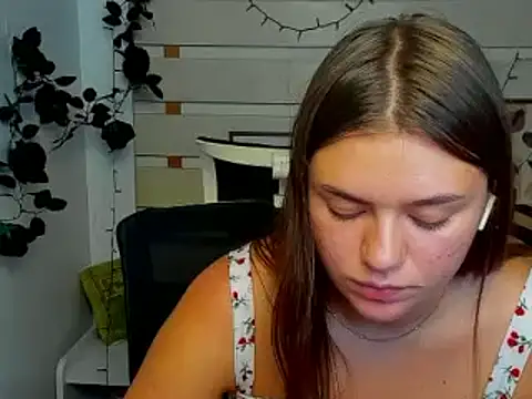 Josephine_Kiss live