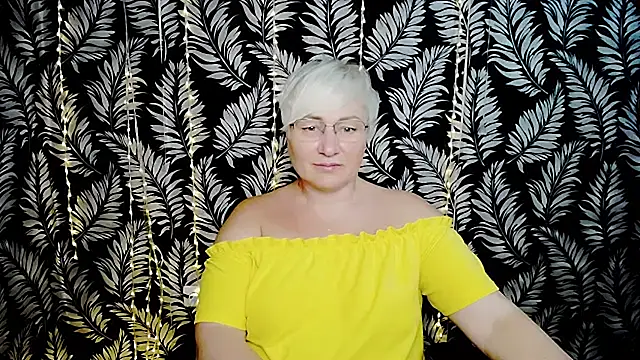 Olivia_playful live