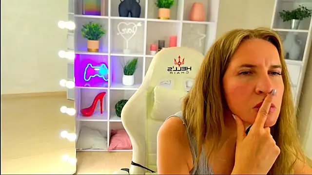 MollyLoll live